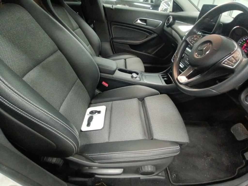 Mercedes CLA 180 - фото 3