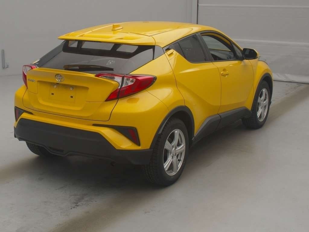 Toyota C-HR S-T 4WD - фото 1